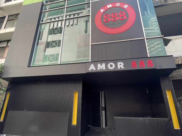 AMOR888 아속 소이18 낮 외관